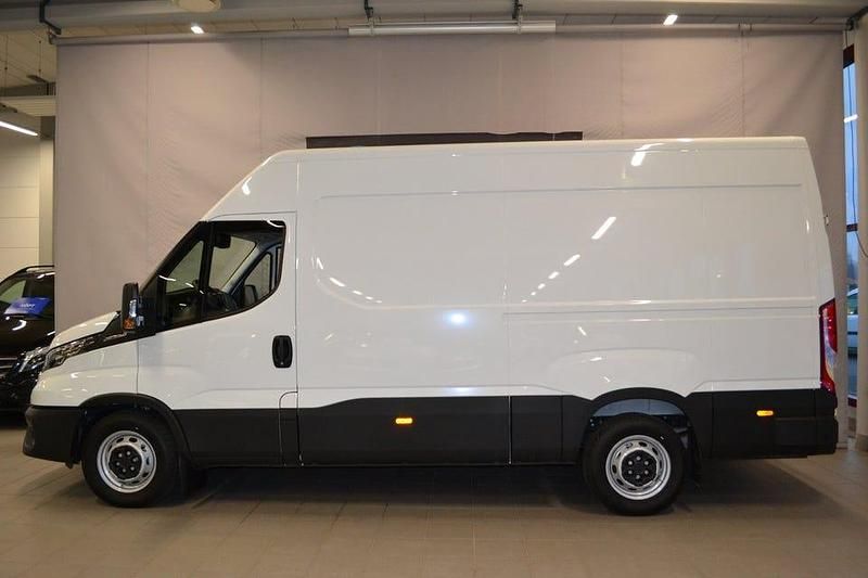 Ny Iveco Daily 136 HK (100 kW) 2025 Vit Van