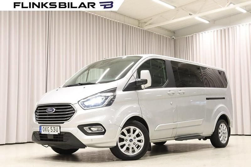 Grå Begagnad 2020 Ford Tourneo Minibuss | 268 750 kr (Marknadspris) - Bild 1/4