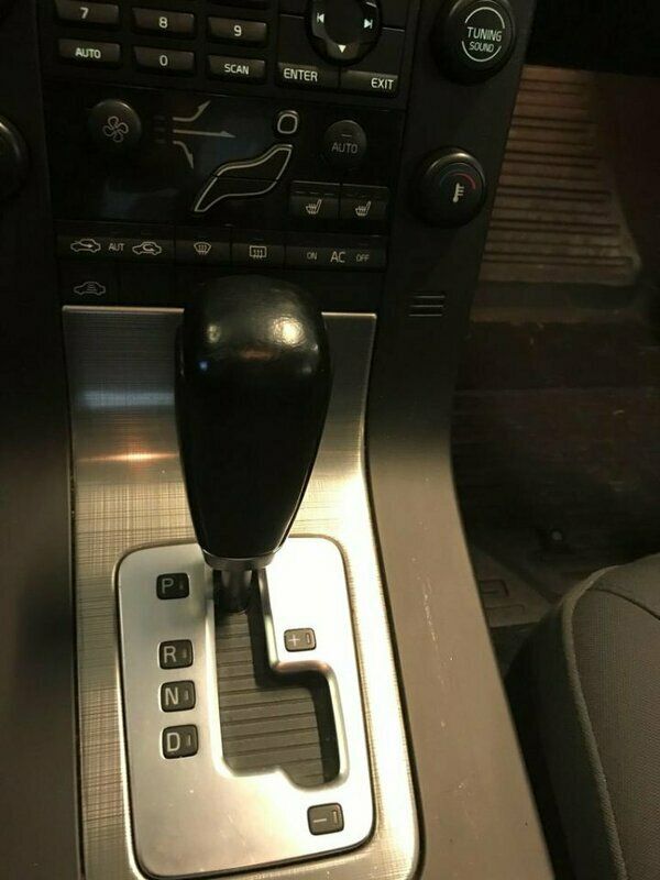 Begagnad Volvo S80 Business Edition 185 HK (136 kW) 2006 Ljusbrun Sedan