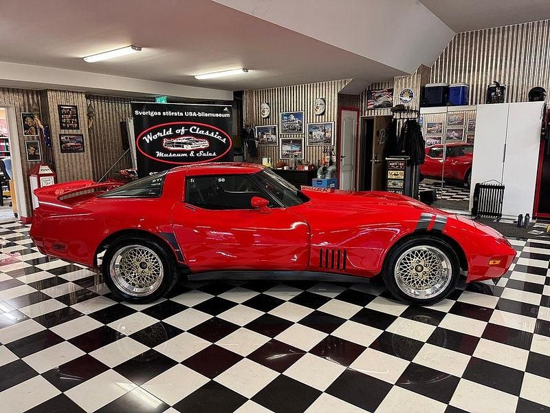 Begagnad Chevrolet Corvette 534 HK (392 kW) 1976 Röd Sportkupé