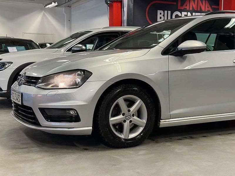 Begagnad VW Golf VII R-line 110 HK (80 kW) 2017 Silver Kombi