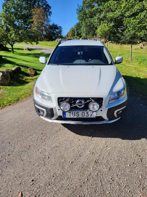 Begagnad 2014 Volvo XC70 Kinetic SUV | 120 000 kr (Lite dyr) - Bild 1/4