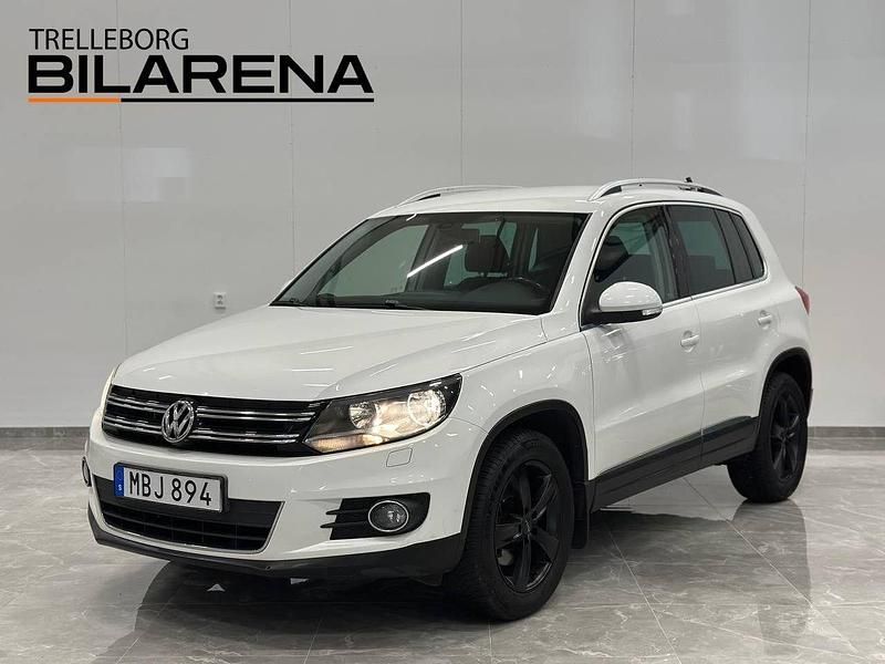 Vit Begagnad 2012 VW Tiguan Sport SUV | 84 900 kr (Marknadspris) - Bild 1/4