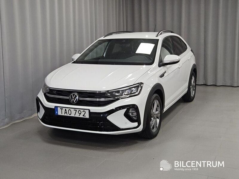 Vit Begagnad 2024 VW Taigo R-line SUV | 264 900 kr (Marknadspris) - Bild 1/4