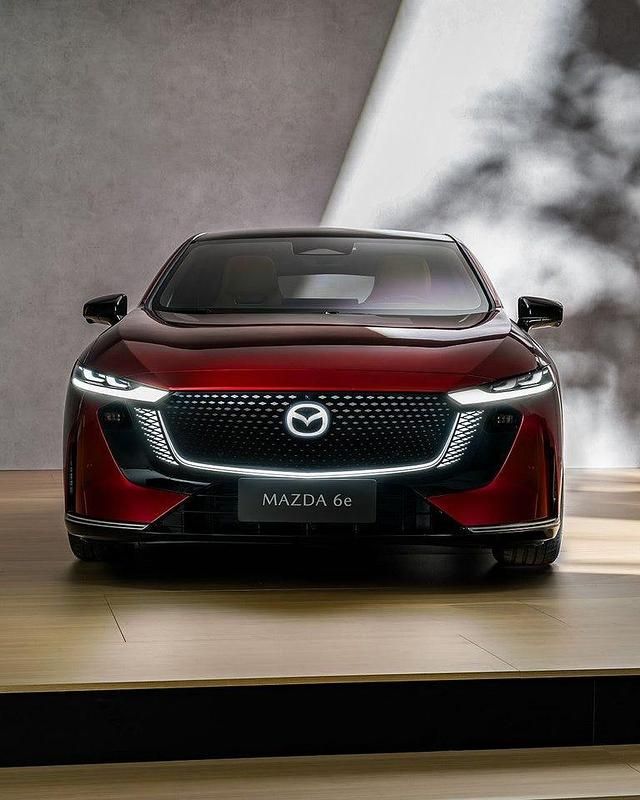 Ny 2025 Mazda 6e Takumi-Line Sedan | 449 500 kr - Bild 1/4