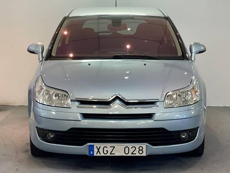 Begagnad Citroën C4 141 HK (103 kW) 2005 Silver Halvkombi