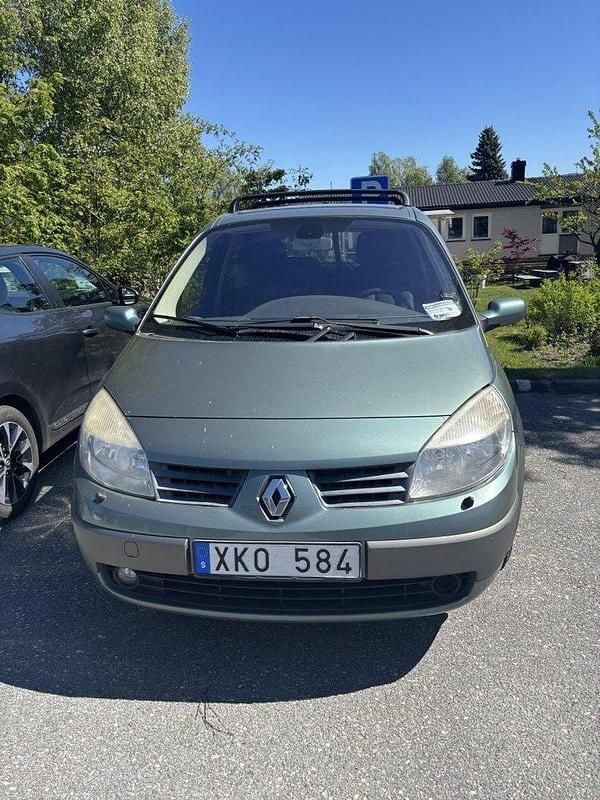 Grön Begagnad 2006 Renault Grand Scénic II Minibuss | 12 000 kr (Marknadspris) - Bild 1/3