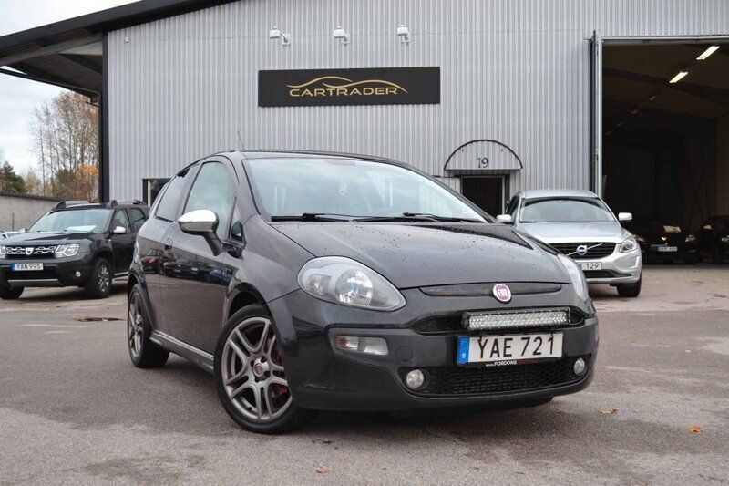Svart Begagnad 2010 Fiat Punto Evo Sport Halvkombi | 39 900 kr - Bild 1/4