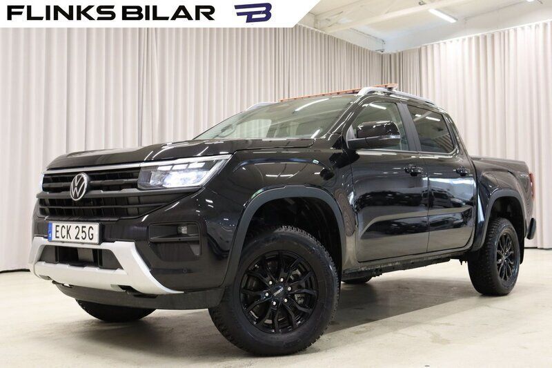 Svart Begagnad 2023 VW Amarok Pickup | 554 900 kr (Superpris) - Bild 1/4