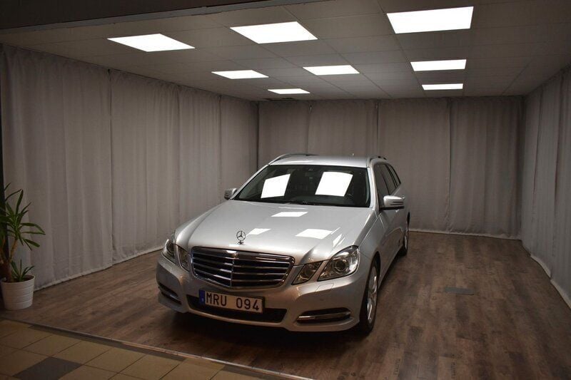 Silver Begagnad 2011 Mercedes E350 Avantgarde Kombi | 139 900 kr (Marknadspris) - Bild 1/4