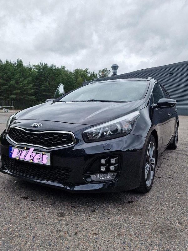 Svart Begagnad 2016 Kia Ceed Sportswagon GT-Line Kombi | 125 000 kr (Bra pris) - Bild 1/4