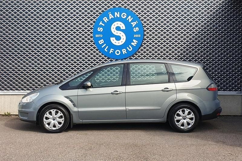 Grå (gråmetallic) Begagnad 2010 Ford S-MAX S Minibuss | 65 000 kr (Marknadspris) - Bild 1/4