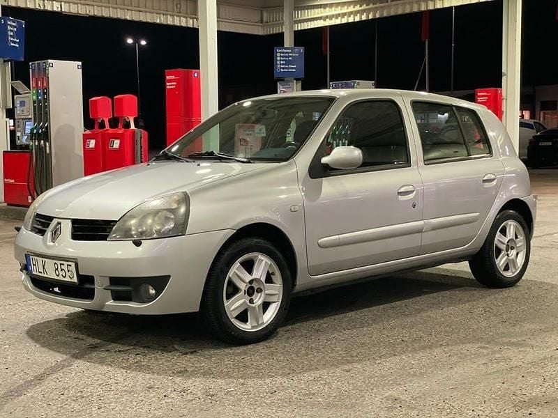 Begagnad Renault Clio R.S. 75 HK (55 kW) 2008 Halvkombi