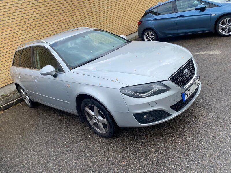 Silver Begagnad 2012 Seat Exeo Kombi | 27 000 kr - Bild 1/4