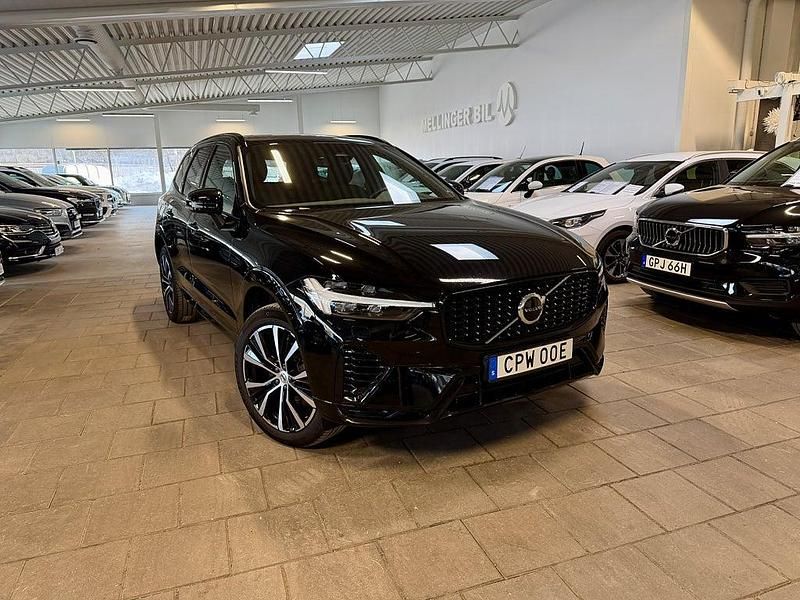 Begagnad Volvo XC60 Plus 350 HK (257 kW) 2022 Svart SUV