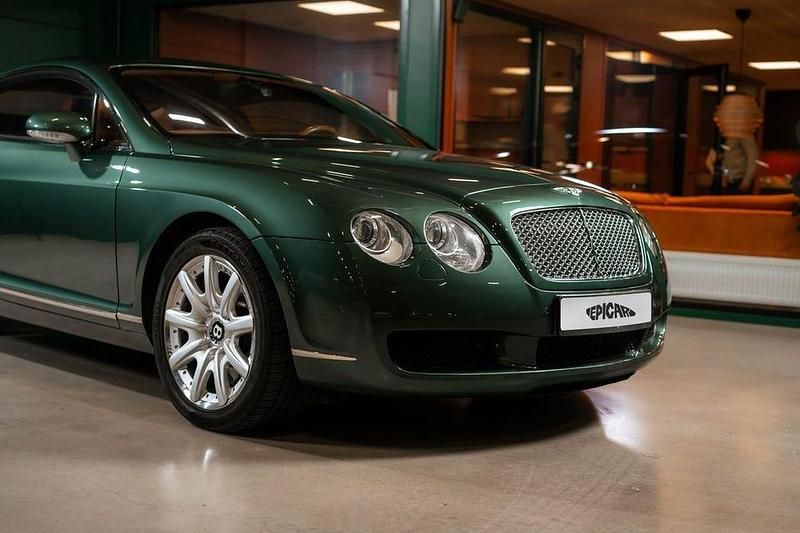 Begagnad Bentley Continental GT 561 HK (412 kW) 2005 Grön Sportkupé