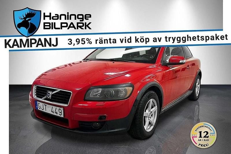 Röd Begagnad 2007 Volvo C30 Momentum Halvkombi | 49 900 kr (Marknadspris) - Bild 1/2