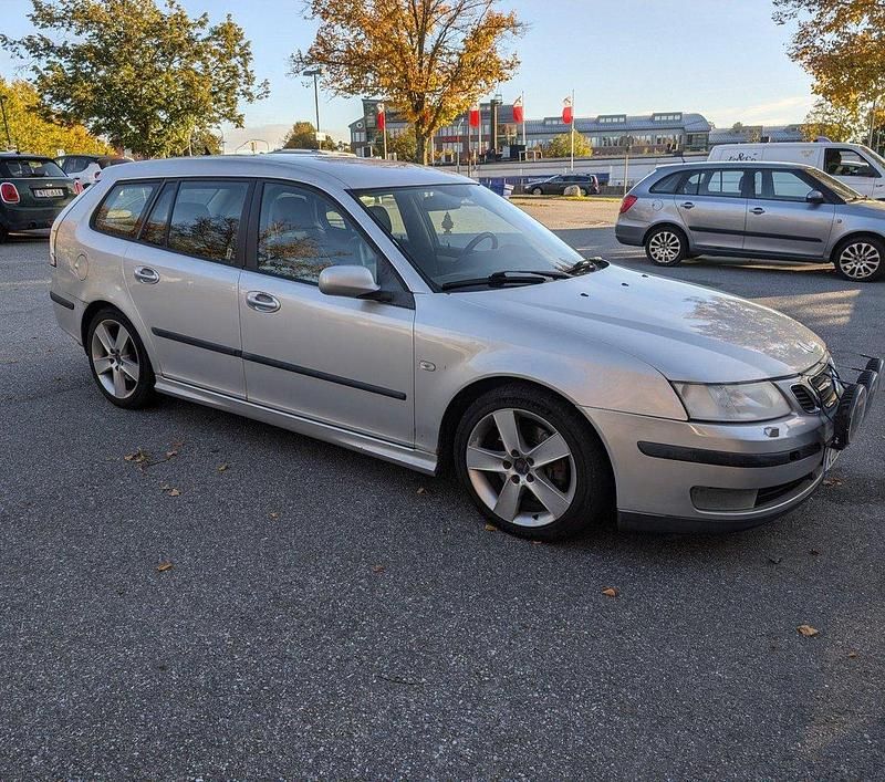 Grå Begagnad 2006 Saab 9-3 Aero Kombi | 32 000 kr (Bra pris) - Bild 1/4