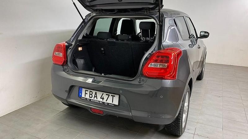 Begagnad Suzuki Swift 83 HK (61 kW) 2022 Grå Halvkombi
