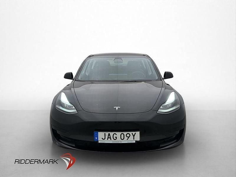 Begagnad Tesla Model 3 Standard Range 235 kW (320 HK) 2022 Svart Sedan