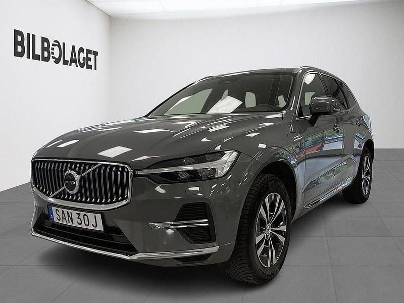 Grå Begagnad 2022 Volvo XC60 Core SUV | 429 900 kr (Bra pris) - Bild 1/4
