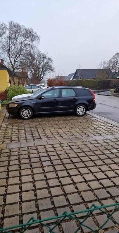 Svart Begagnad 2007 Volvo V50 Kinetic Kombi | 23 000 kr (Bra pris) - Bild 1/4