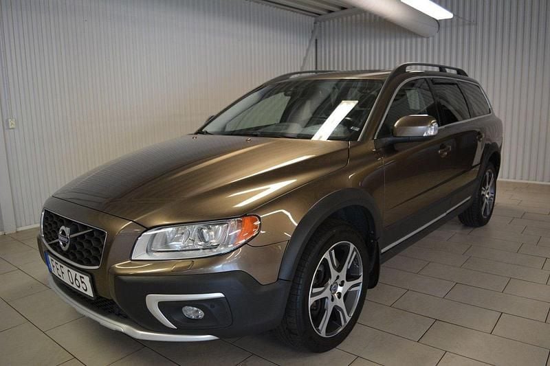 Brun Begagnad 2014 Volvo XC70 Momentum SUV | 114 000 kr (Marknadspris) - Bild 1/3