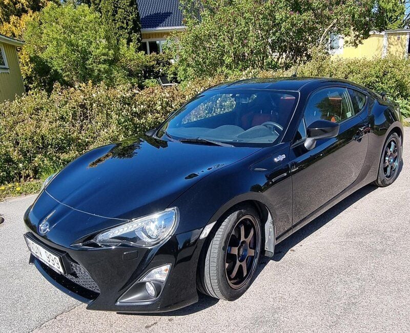 Svart Begagnad 2012 Toyota GT86 GT Sportkupé | 219 000 kr - Bild 1/4