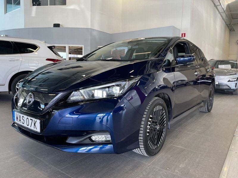 Blå Begagnad 2022 Nissan Leaf N-Connecta Halvkombi | 198 000 kr (Marknadspris) - Bild 1/4