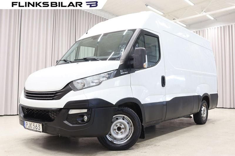 Vit Begagnad 2017 Iveco Daily Van | 169 900 kr (Bra pris) - Bild 1/4