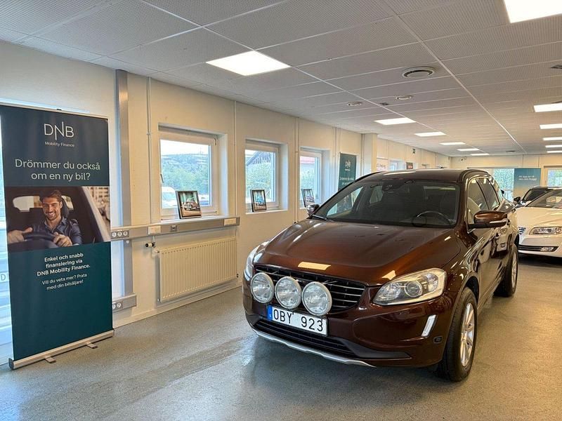 Brun Begagnad 2014 Volvo XC60 Momentum SUV | 114 900 kr (Marknadspris) - Bild 1/4