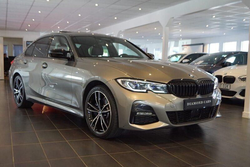Grå Begagnad 2020 BMW 330e Sedan | 424 900 kr (Dyr) - Bild 1/4