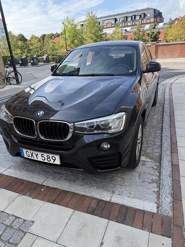 Grå Begagnad 2016 BMW X4 SUV | 229 500 kr (Bra pris) - Bild 1/4