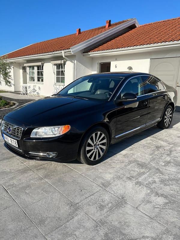 Begagnad 2013 Volvo S80 Sedan | 99 000 kr (Marknadspris) - Bild 1/2