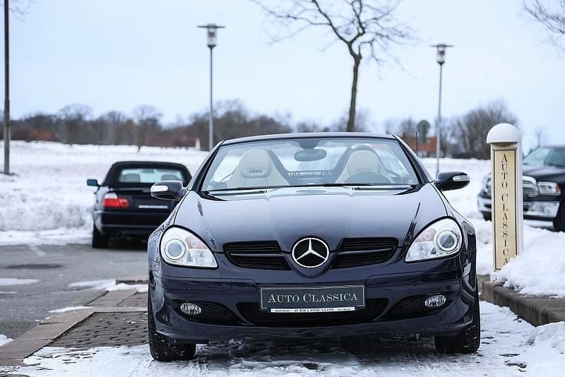 Begagnad Mercedes SLK200 163 HK (119 kW) 2005 Mörkblå metallic Cab
