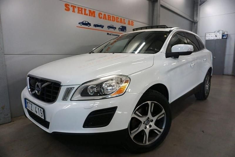 Vit Begagnad 2012 Volvo XC60 Summum SUV | 139 700 kr (Marknadspris) - Bild 1/4