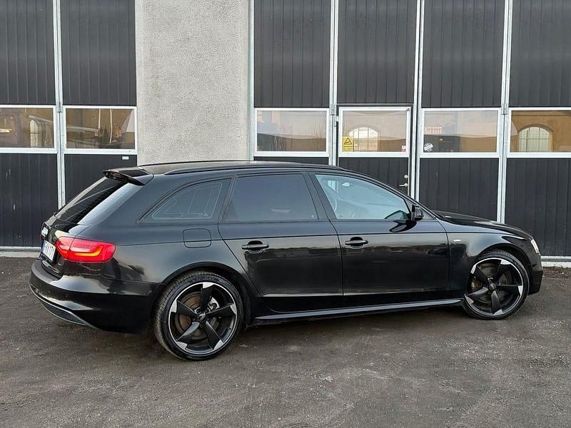 Begagnad Audi A4 S-Line 190 HK (139 kW) 2014 Svart Kombi
