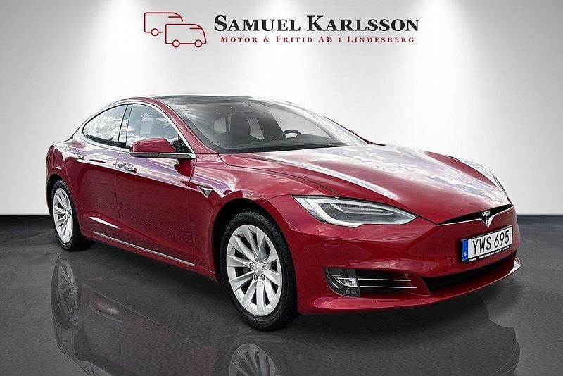 Röd Begagnad 2018 Tesla Model S Sedan | 349 900 kr - Bild 1/4