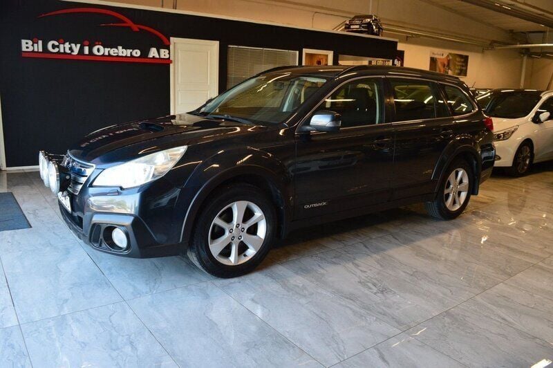 Mörkgrå (grå) Begagnad 2015 Subaru Outback SUV | 87 900 kr - Bild 1/4