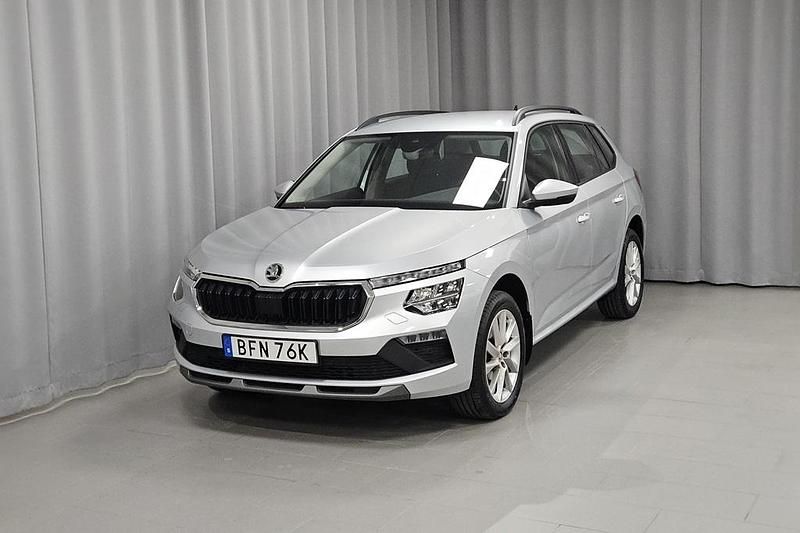 Silver Begagnad 2024 Skoda Kamiq Selection SUV | 261 900 kr (Marknadspris) - Bild 1/4