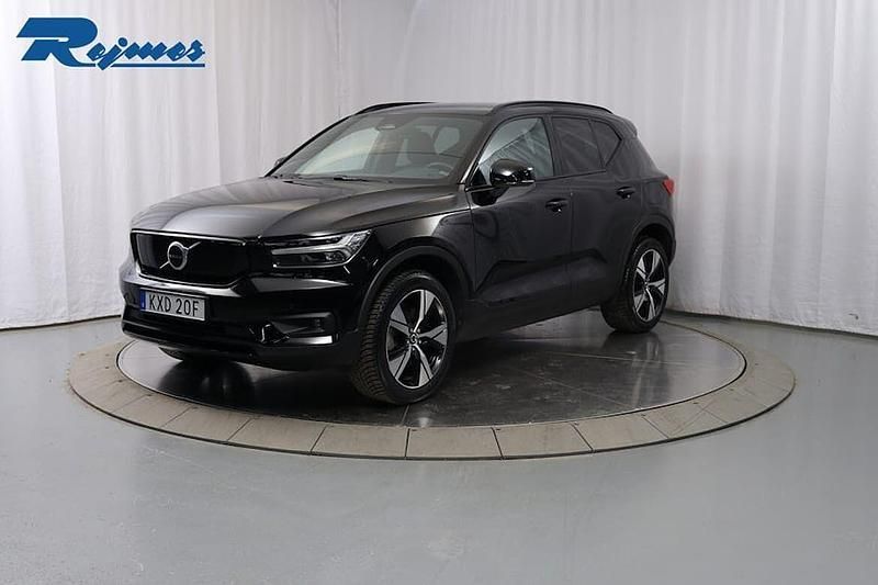 Svart Begagnad 2022 Volvo XC40 Plus SUV | 309 900 kr - Bild 1/4
