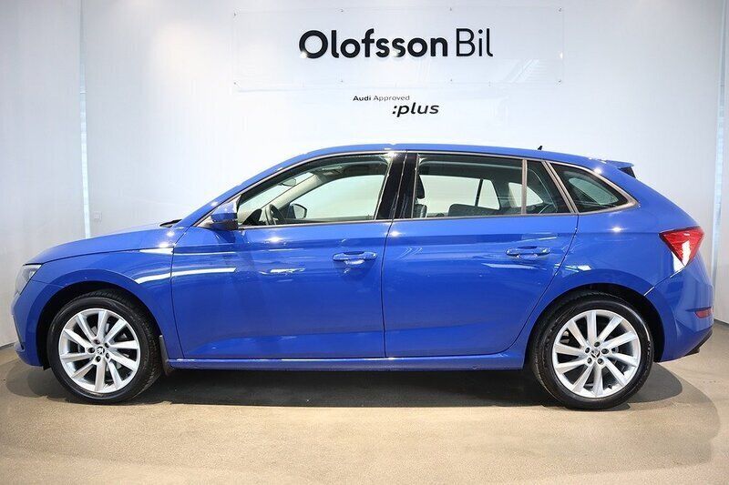 Blå Begagnad 2022 Skoda Scala Style Halvkombi | 214 900 kr (Marknadspris) - Bild 1/4