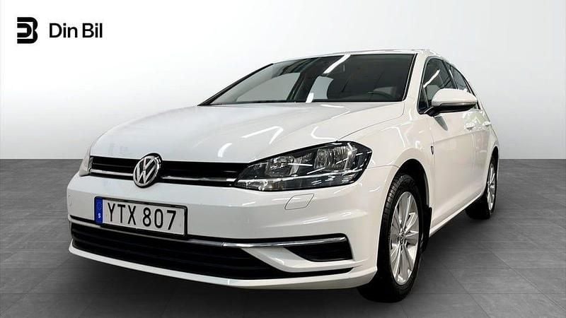 Vit Begagnad 2018 VW Golf VII Halvkombi | 179 900 kr (Marknadspris) - Bild 1/4