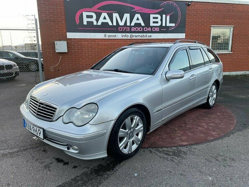 Ljusgrå Begagnad 2002 Mercedes C270 Avantgarde Kombi | 13 900 kr - Bild 1/4