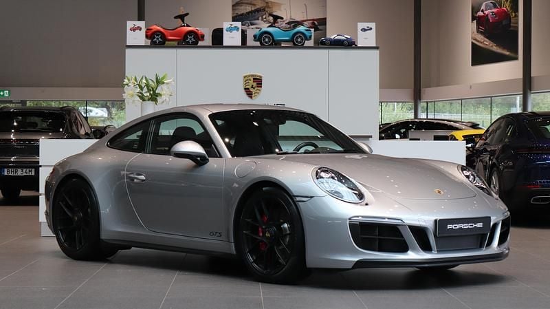 Silver Begagnad 2018 Porsche 911 Carrera GTS Sportkupé | 1 195 000 kr - Bild 1/4