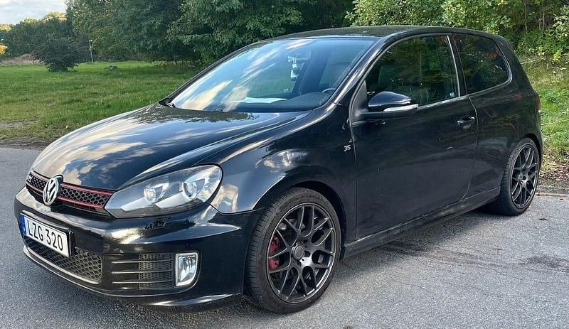 Svart Begagnad 2011 VW Golf VII Edition Halvkombi | 149 900 kr (Marknadspris) - Bild 1/4