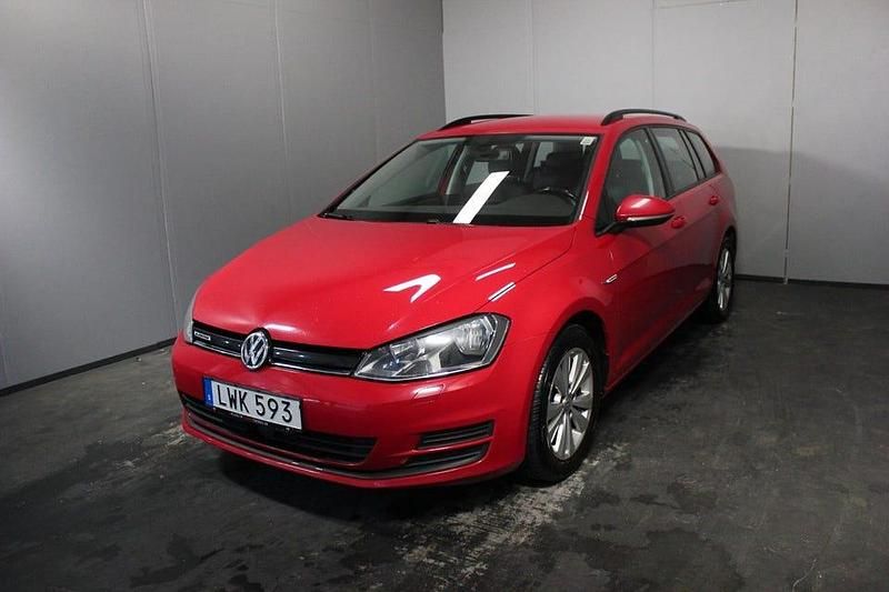Begagnad VW Golf VII 110 HK (80 kW) 2016 Röd Kombi