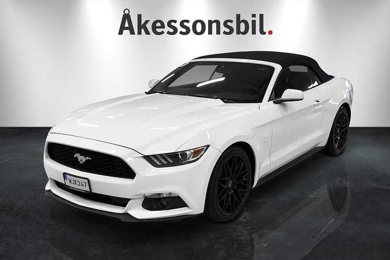 Begagnad Ford Mustang 299 HK (219 kW) 2015 Vit Cab