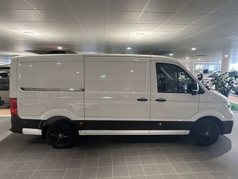 Vit Ny 2025 VW Crafter Edition Van | 537 375 kr (Superpris) - Bild 1/4