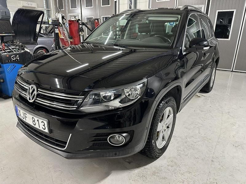 Svart Begagnad 2012 VW Tiguan Sportline SUV | 105 000 kr (Bra pris) - Bild 1/3
